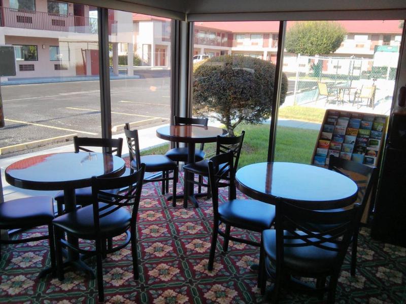 Redfinn Inn Fort Pierce Bagian luar foto