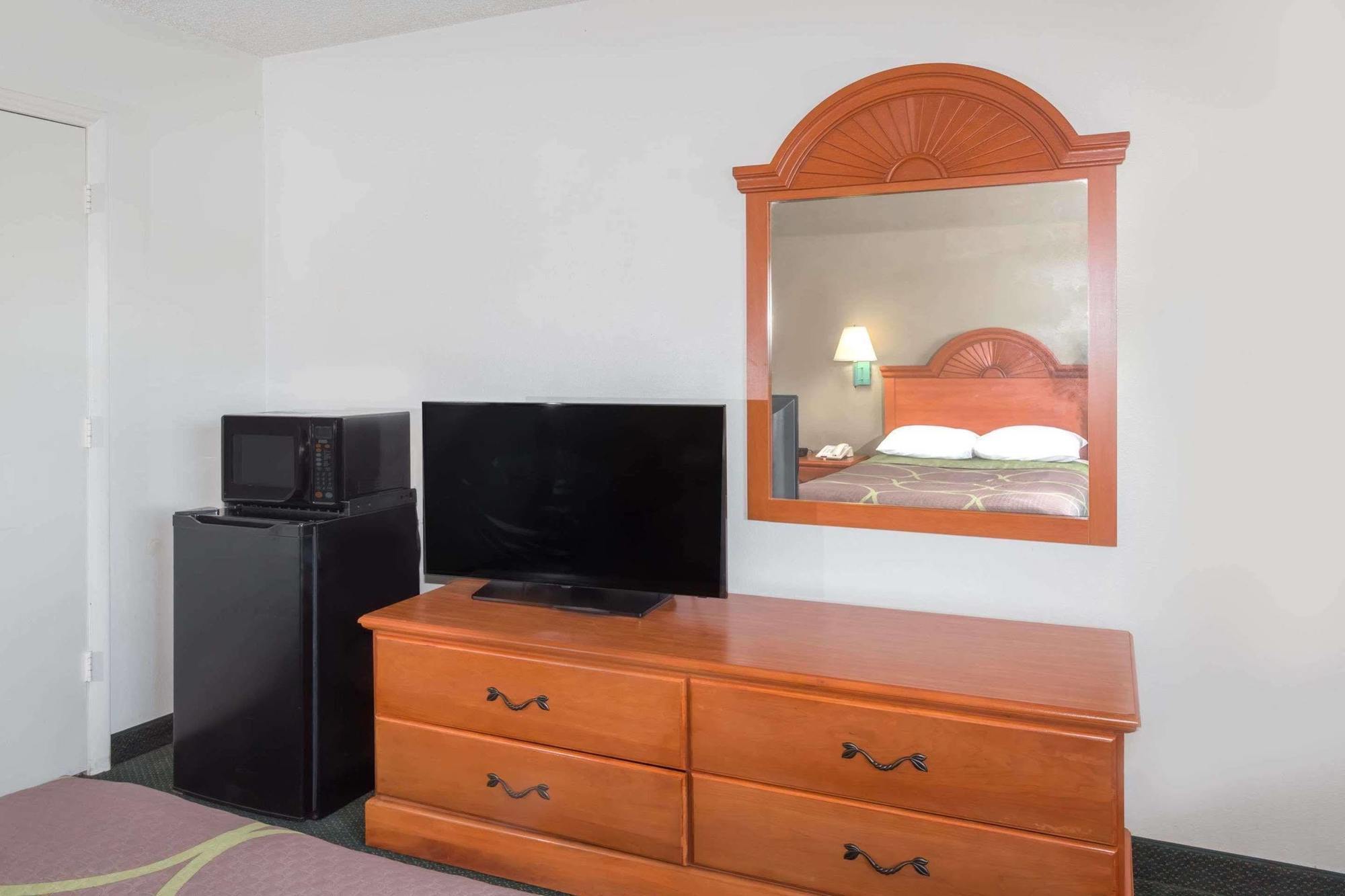 Redfinn Inn Fort Pierce Bagian luar foto